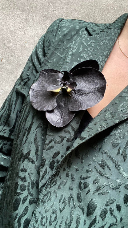 Black XL Orchid Pin With Black Pearl