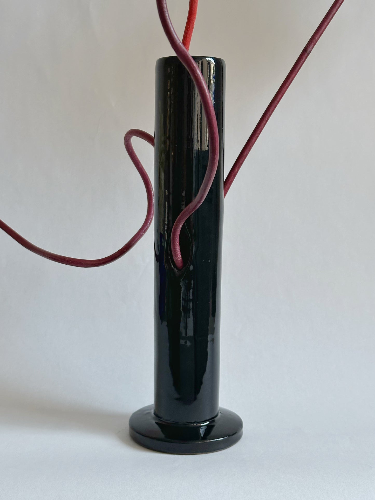 The Florist Vase 'Tube' - SHINY BLACK