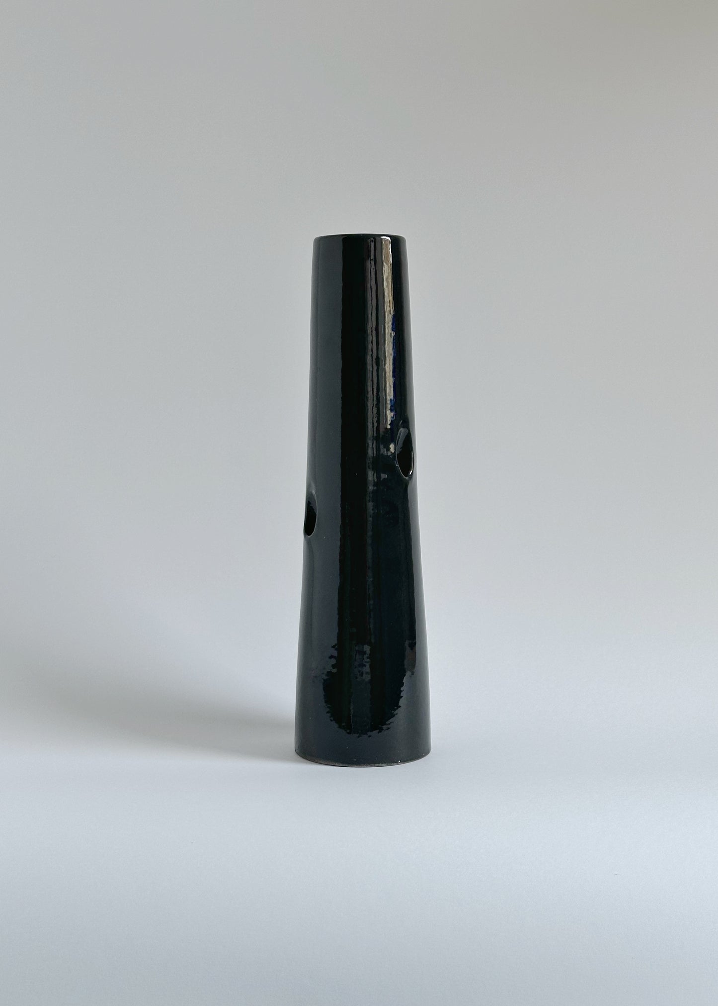 The Florist Vase 'Cone' - SHINY BLACK