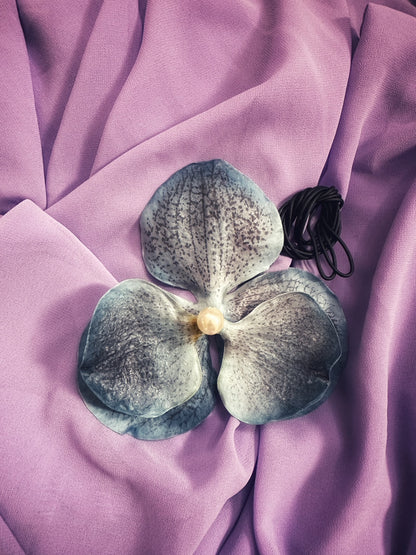 Indigo Orchid Choker with black leather string and ivory pearl (XL)