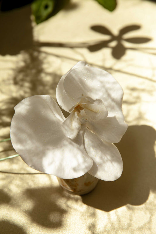 Snow white glitter Orchid Choker with black leather string (XL)
